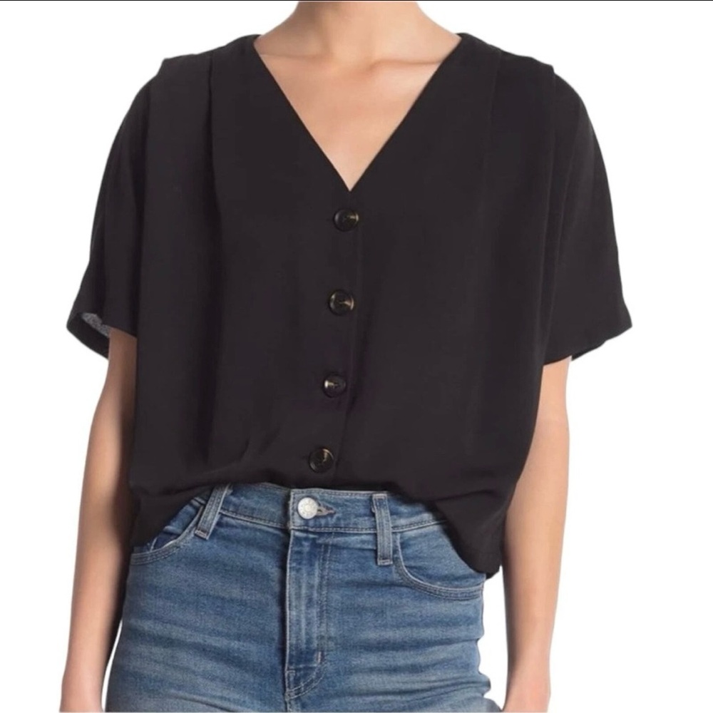 NWOT Elodie Black V-Neck Button Front Women's Top Size XL